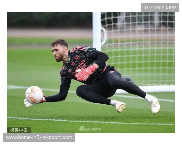 阿森纳边路连动：边锋与边后卫的同步插上被系统化训练