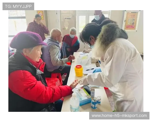 俱乐部球员参与社区义诊活动 回馈基层群众，义诊活动进社区