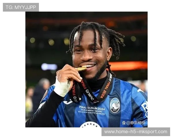 卢克曼反击中斜传助攻队友,亚特兰大反击速度压制对手 卢克曼反击中斜传助攻队友,亚特兰大反击速度压制对手